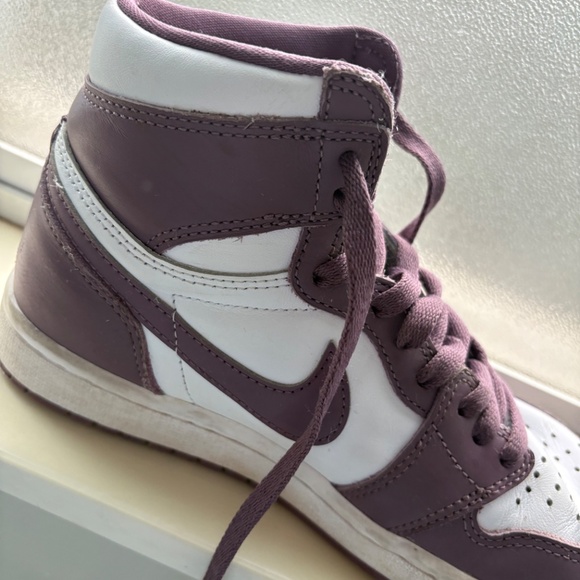 Purple jordan’s - Picture 5 of 8